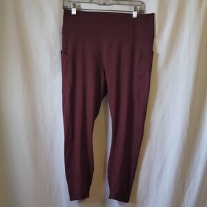 High-Rise Pocket Leggings in Burgundy